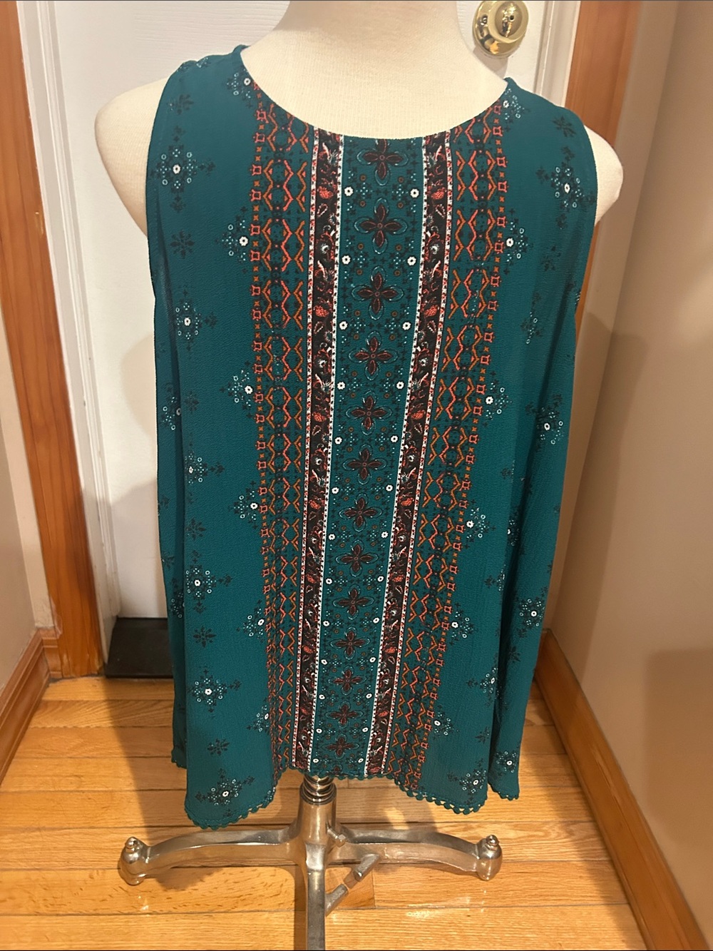 Xhilaration Teal Sleeveless Printed Tank with Rust and White Accents
